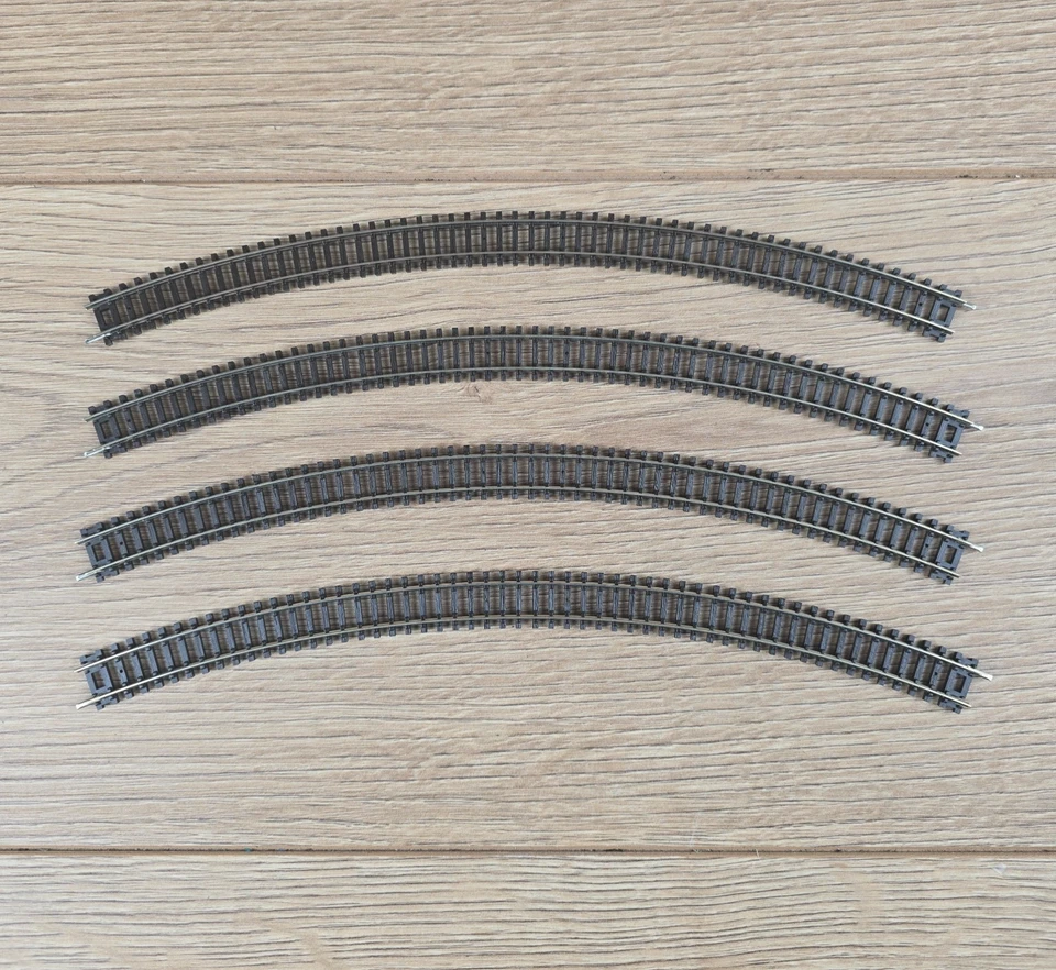 Peco ST-3019 No 4 Double Radius Curve Set of 4 N Gauge Track - Image 1 of 4