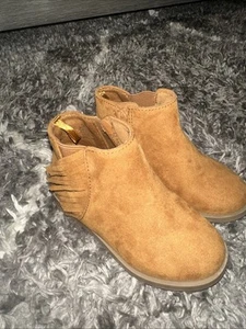 Toddler Girl’s Old Navy Faux-Leather Buckled Boots ~ Size 7 - Picture 1 of 6