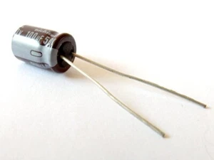 ELKO Kondensator 50V 100uF (M) 105°C radial (20 Stück) Modell: PWM_20 - Picture 1 of 4