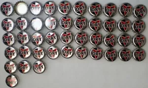 (44) Vintage Labatt Brewing Co. Ontario Dry Beer Collectible Bottle Caps - Picture 1 of 4