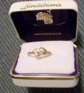 Landstrom's Tri Color Black Hills Gold 10k ring size 6 new - Picture 1 of 3