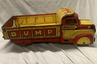 Camión de volteo antiguo de colección raro Marx LUMAR Construction Company juguete de hojalata prensado Foto 1 de 4