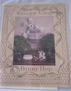Patrón de tela de huevo de conejo colgante de pared Karen's Coop Bunny Hop SOLAMENTE - Imagen 1 de 3