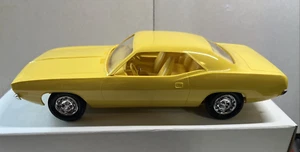Vintage MPC 1972 Plymouth Cuda Bright Yellow Old Dealer PROMO 1/25 Muscle Car - Picture 1 of 7