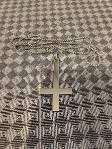Anhänger Umgedrehtes Kreuz Edelstahl Silberfarben Schmuck Goth Punk Okkult Neu - Bild 1 von 1