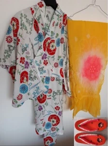 Kinder Kimono / Yukata aus Japan, Set mit Obi und Holzsandalen, gebraucht - Bild 1 von 8