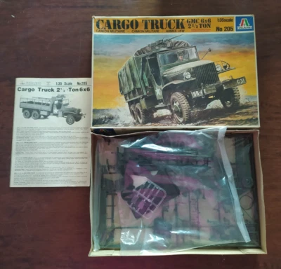 137° KIT DI MONTAGGIO 1:35 ITALAEREI N°205 CARGO TRUCK GMC 6X6 SIGILLATO CVGIA - Immagine 1 di 3