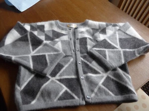 Damen Strickjacke - Kurzform - Medima - 60% Angora - Neuwertig - Größe M - Bild 1 von 7