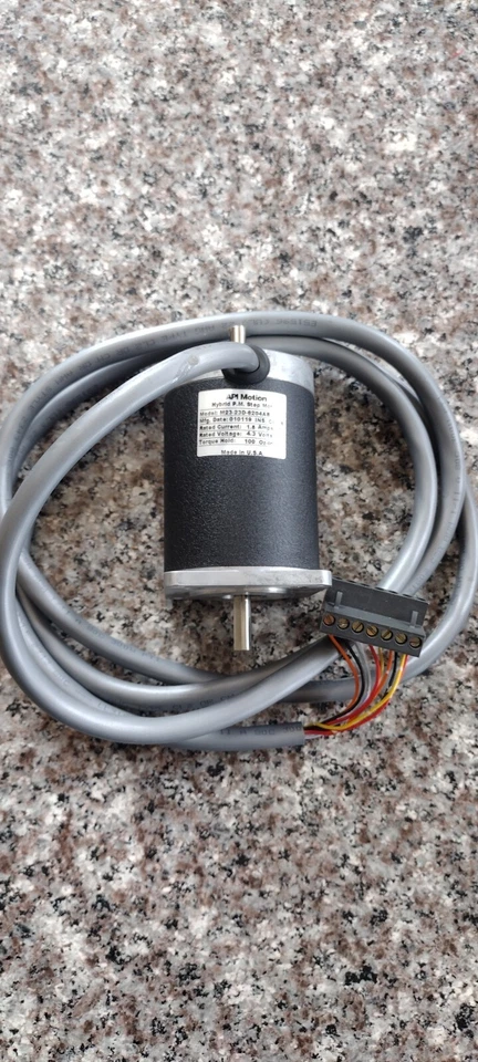 API MOTION HYBRID STEP MOTOR Modell M23-23D-6204AB 4.3 Volt DC 1/4in NEVER USED - Image 1 of 4