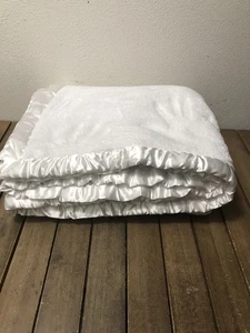 Simply Shabby Chic TWIN Plush White Blanket Satin Trim Rachel Ashwell 2Ply 69x91 - Picture 1 of 7