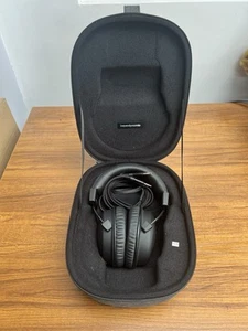 beyerdynamic T5 3rd Generation Dynamic High-End Tesla Headphones - Picture 1 of 7