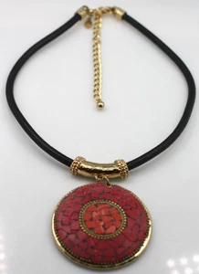 CHICO'S red crushed stone large disk pendant black chord necklace 18-22" - Picture 1 of 5