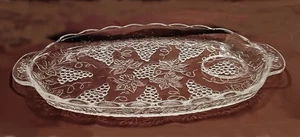Vintage Clear GLASS Oval PLATTER GRAPES & VINES w/ Handles ANCHOR HOCKING - Picture 1 of 6