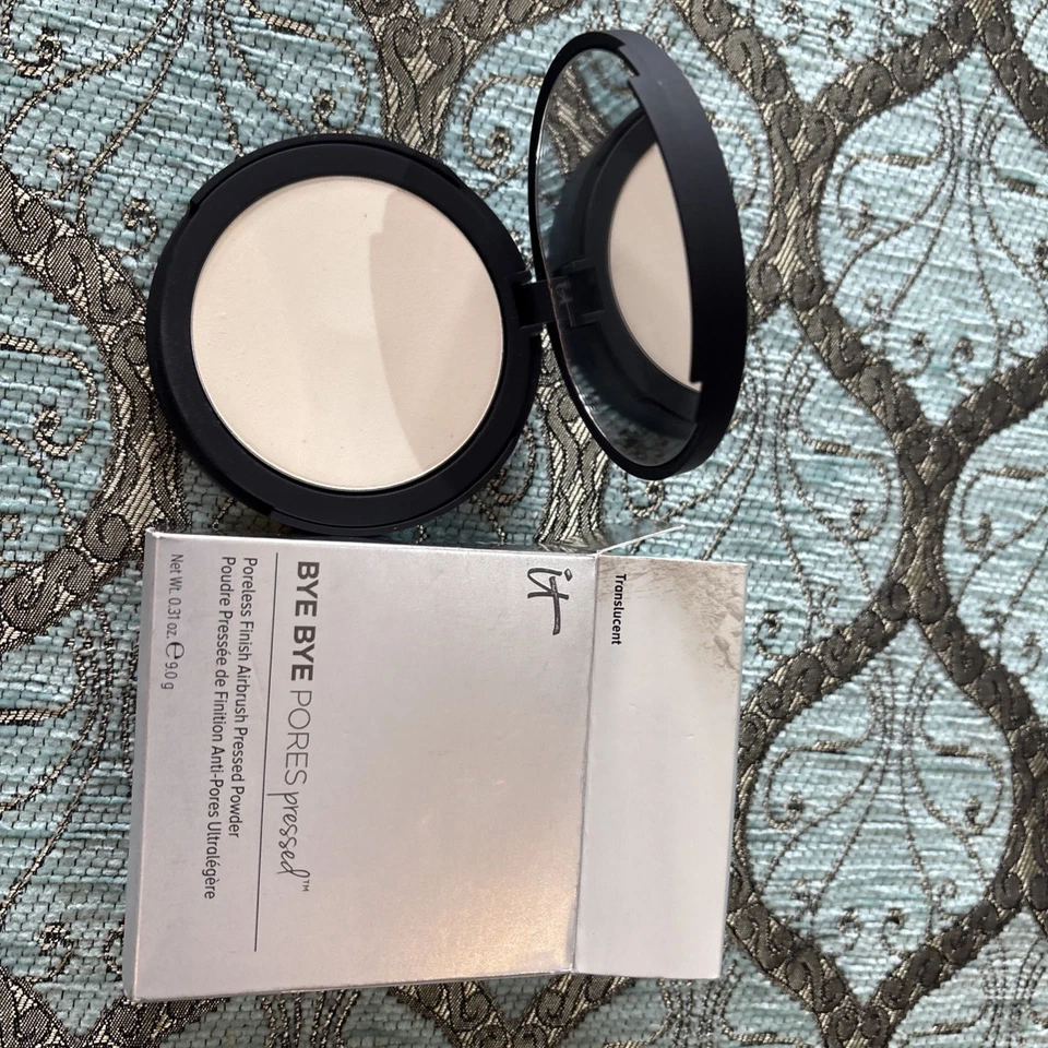 IT BYE BYE PORES PRESSED PORELESS FINISH POWDER Translucent 9.0g - Image 1 of 1