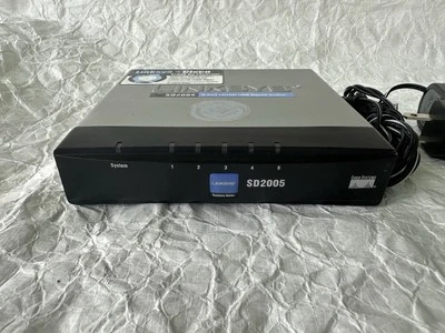 Cisco SD2005 ver.2.2 / 5-Port 10/100/1000 Gigabit Switch w/ Power Supply - Image 1 of 4