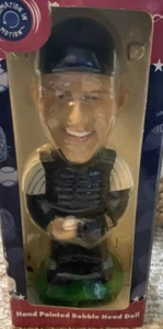 BOBBLEHEAD YOGI BERRA YANKEES HOF COOPERSTOWN COLLECTION 2001 BOBBLE DOBBLES - Picture 1 of 4