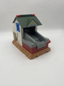Thomas and Friends Take and Play Sodor Barrel Depot Set - Picture 1 of 5
