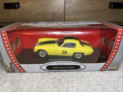 ROAT SIGNATURE DIECAST 1/18 SCALE LOTUS ELITE 1960 #38 - Image 1 of 4