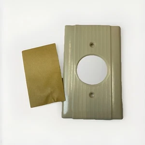 1-Bakelit gerippt Uniline elfenbein mit Schrauben Vintage A/C Steckdose Platte Abdeckung - Bild 1 von 4
