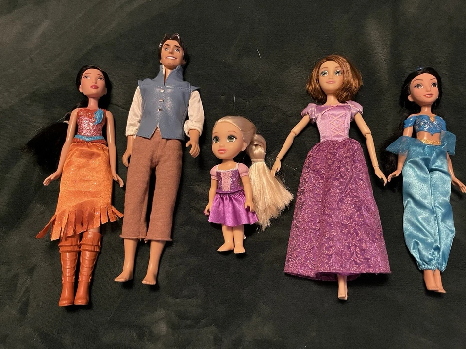 Лот товаров Disney Store Classic Flynn Rider Prince Barbie Princess - Изображение 1 из 1
