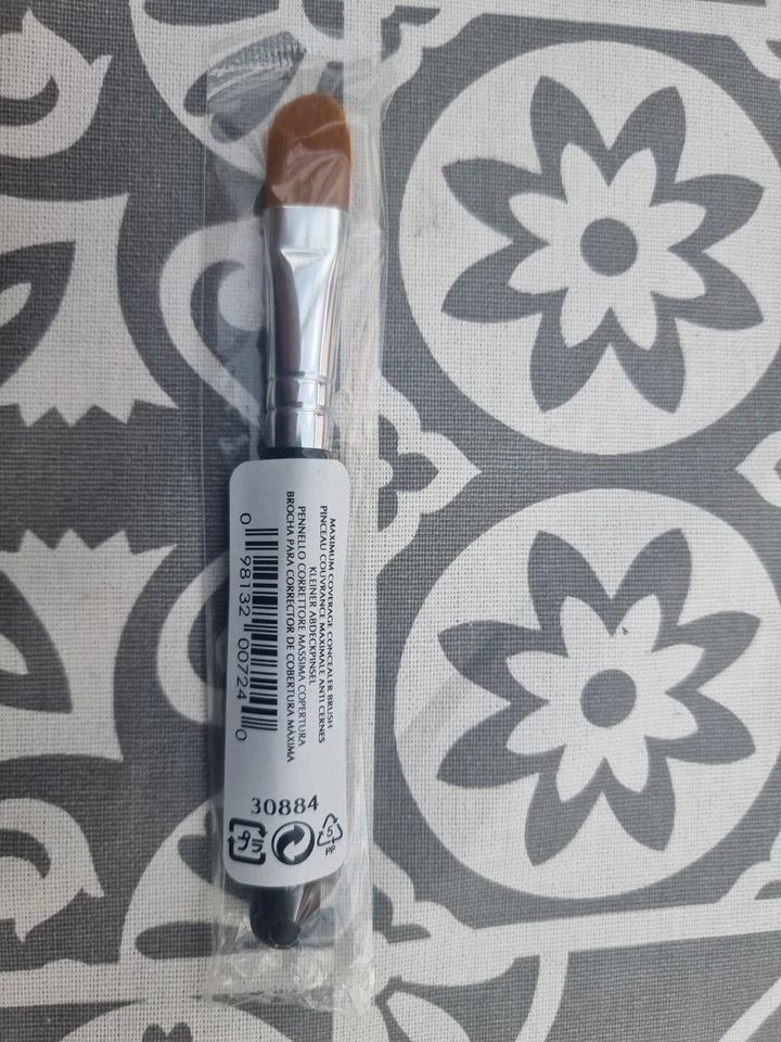 bareMinerals MAXIMUM Coverage Concealer Brush and X1