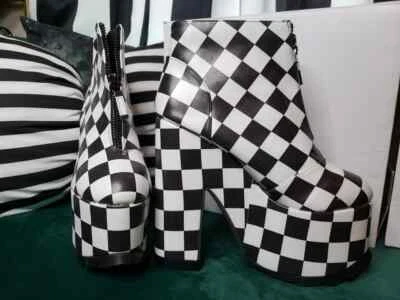 NUEVO EN CAJA Nuevas Botas de Plataforma a Cuadros Pesadilla Y.R.U YRU Nunca Usadas Para Mujer 10 Descuento Foto 1 de 2