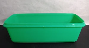 Tupperware 782-6 Jade Green Bread Keeper Container Large 14 1/2" USA - Picture 1 of 5