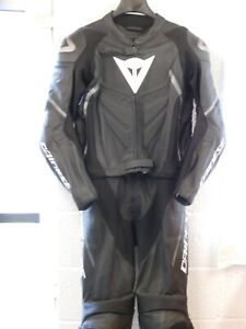 Dainese. Two piece leathers. Size 54 ( Avro?)