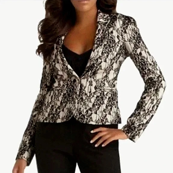 NUEVO Blazer Chaqueta Ajustada Kardashian Colección Negro Encaje y Desnudo Talla S/XS Bolsillos Foto 1 de 4