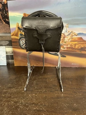 Raro 1981 OEM Harley FXB Sturgis Sissy Barra Respaldo y Barra y Escudo Bolsa Bolsa Bolsa FXS Foto 1 de 4