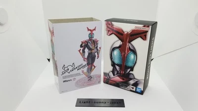 S.H.Figuarts Shinkocchou Seihou Kamen Rider Kabuto Hyper Form 10th Anniversary - Image 1 of 4