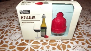 Monkey Business - Gorro Tapones de Vino | 2 Tapones de Botella, Sombreros de Invierno para Vino - Imagen 1 de 2