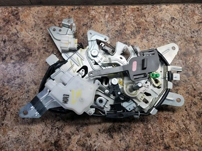 Actuador de pestillo de cerradura de puerta corredera trasera izquierda Honda Odyssey 2011-2017 OEM Foto 1 de 4