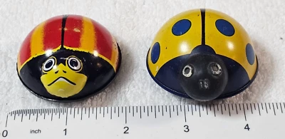 批量 2 件 复古 1950 年代 Lili 901 锡石瓢虫摩擦玩具 Lehmann W 德国 — 第 1/4 张图片