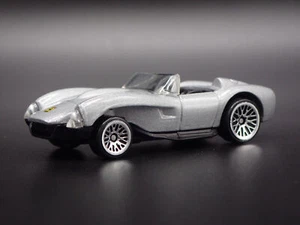 1952-1964 FERRARI 250 CONVERTIBLE SILVER 1:64 SCALE DIORAMA DIECAST MODEL CAR - Bild 1 von 7