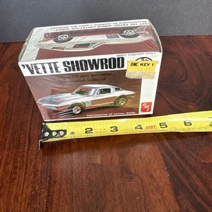 AMT T103 1/43 Scale 1969 'Vette Showrod Corvette Snap Together Mini Model Kit - Picture 1 of 4