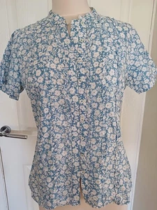 Worn Once BODEN Pale Blue White DITSY FLORAL Short Slve Fitted Frill BLOUSE 10 - Picture 1 of 4