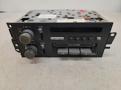 91 1991 Pontiac Bonneville Radio Cassette Player Receiver Stereo 16138052 - Image 1 of 4