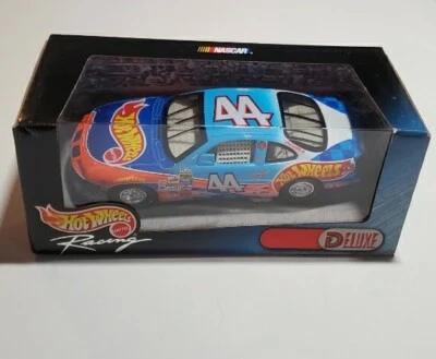 HOT WHEELS RACING DELUXE KYLE PETTY #44 NASCAR 1:24 SCALE NIB - Image 1 of 4