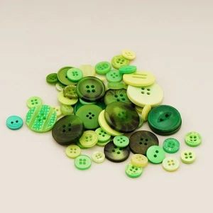 30g Green Theme Resin Buttons for Sewing Scrapbook Clothing Handmade DIY 10-25mm - Picture 1 of 5
