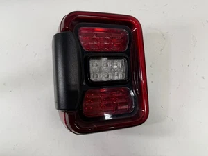 Jeep Wrangler 2019 2020 2021 2022 2023 2024 LED con luz trasera de punto ciego izquierda OEM - Imagen 1 de 7