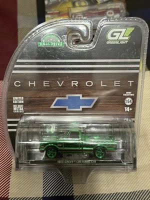 Chase!!! ¡Máquina verde! Chevrolet Cheyenne C10 1972 platón corto 1:64 negro #30546 Foto 1 de 4