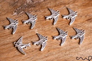 8 x Small Silver Swallow Bird Charms Loops Chain Bracelet Jewellery Making DS - Picture 1 of 6