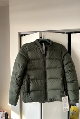 Chaqueta acolchada Lululemon Weightless Wonder verde oliva (800 plumón) talla 6 Foto 1 de 4
