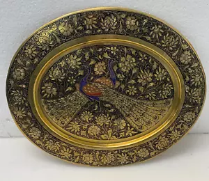 Bandeja/placa vintage de pavo real de latón pintado, colgante de pared grabado - Imagen 1 de 4