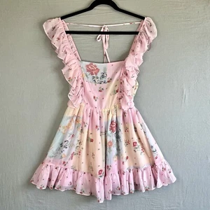 Dolls Kill x Holly Hobbie Vestito Donna XS Rosa Chiffon Ruffle Floreale Pat A Cake - Foto 1 di 13