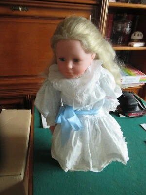 Poupée de collection / 52 cm Collectible Doll - Corolle - (1990) - Photo 1/4