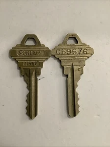 Vintage Key SCHLAGE C69676 C Appx 2" Keys - Picture 1 of 2