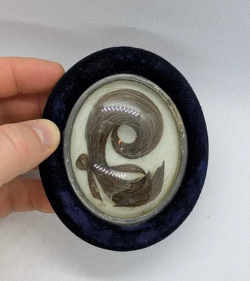 ANCIEN RELIQUAIRE CHEVEUX  CADRE MEDAILLON VELOUR BLEU NAPOLEON 3 - 19ème - Photo 1/4