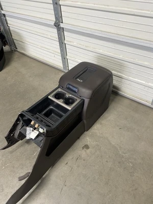 Chevrolet Silverado Sierra 2014-2018 marrón consola piso central 14 15 16 17 18 Foto 1 de 4